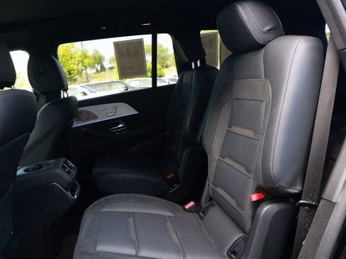 Used 2024 Mercedes-Benz GLS 63 AMG 4MATIC image 40