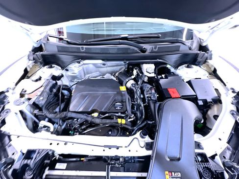 Used 2024 Buick Envista Sport Touring w/ Convenience I Package FWD image 11