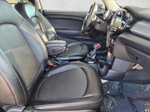Used 2018 MINI Cooper 2-Door Hardtop FWD image 18