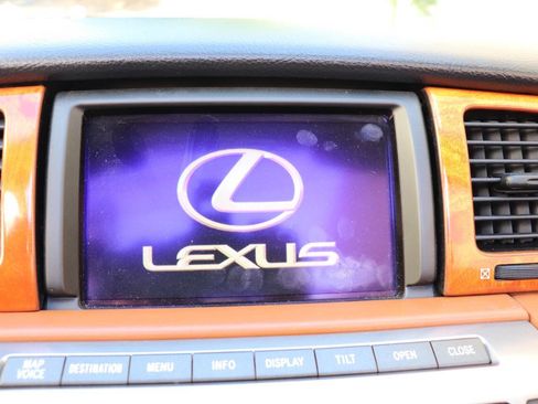 Used 2002 Lexus SC 430 Base 2dr Convertible image 30
