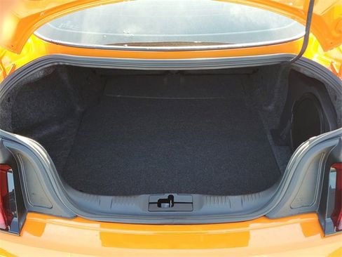 Used 2021 Ford Mustang Shelby GT500 w/ Technology Package image 7