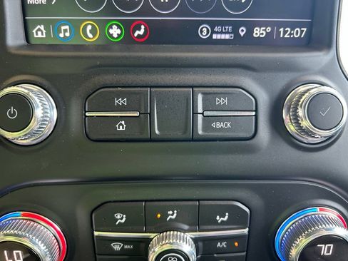 Used 2021 GMC Sierra 1500 SLT AWD/4WD image 16