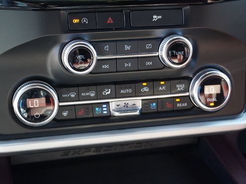 Used 2024 Ford Expedition Max Limited image 13