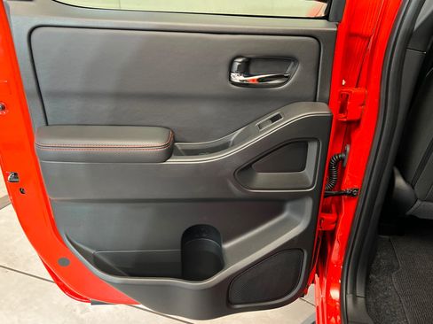 Used 2025 Nissan Frontier Pro-X w/ Pro Convenience Package image 18