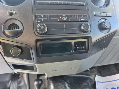 Used 2014 Ford F250 XL w/ Camper Package image 14