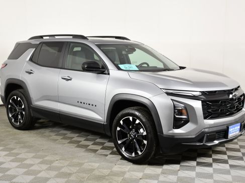 Used 2025 Chevrolet Equinox RS AWD/4WD image 4