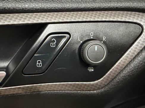 Used 2017 Volkswagen Golf Alltrack S image 19