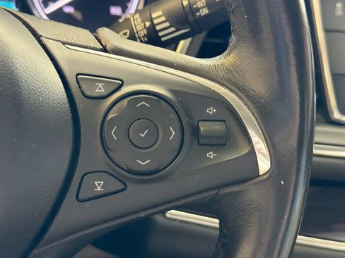 Used 2018 Buick Enclave Essence FWD image 37