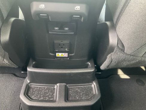 Used 2025 Jeep Wrangler Unlimited Sahara AWD/4WD image 27