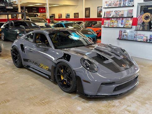 Used 2025 Porsche 911 GT3 RS RWD image 5