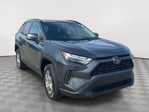 Used 2025 Toyota RAV4 XLE AWD/4WD image 4