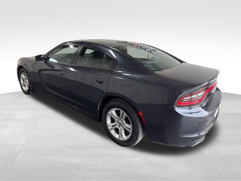 Used 2019 Dodge Charger SXT RWD image 6
