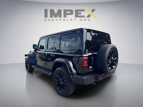 Used 2025 Jeep Wrangler Unlimited Sahara AWD/4WD image 3