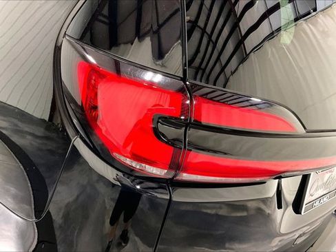 Used 2025 Chrysler Pacifica Limited FWD image 30