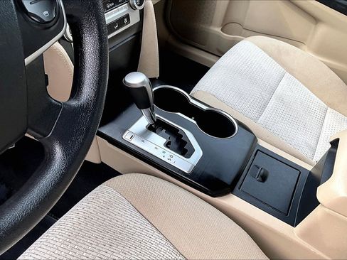 Used 2012 Toyota Camry LE image 16