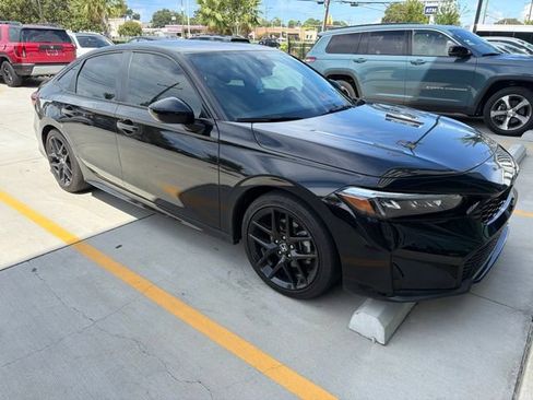 Used 2025 Honda Civic Sport image 3