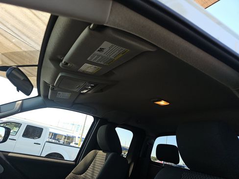 Used 2019 Nissan Frontier SV image 15