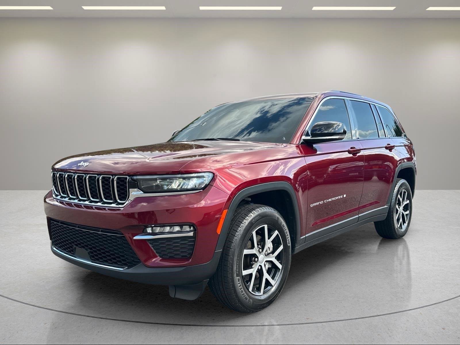Used 2024 Jeep Grand Cherokee Limited AWD/4WD image 1