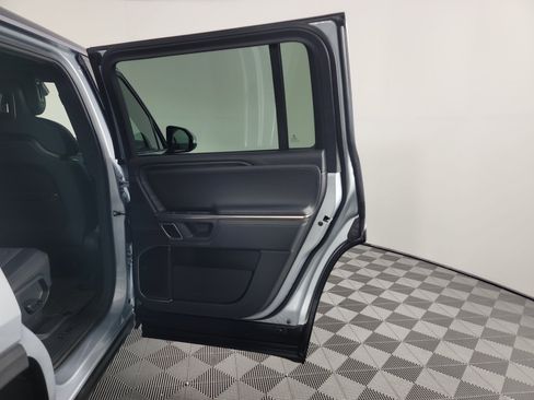 Used 2024 Rivian R1S Adventure AWD/4WD image 19