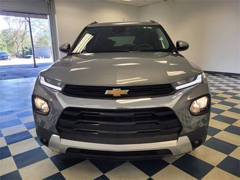 Used 2023 Chevrolet TrailBlazer LT image 2