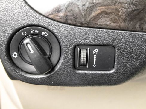 Used 2016 Dodge Grand Caravan American Value Package image 18