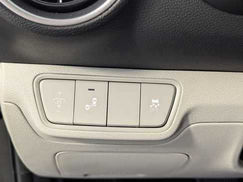 Used 2023 Kia Forte LXS w/ LXS Technology Package FWD image 12