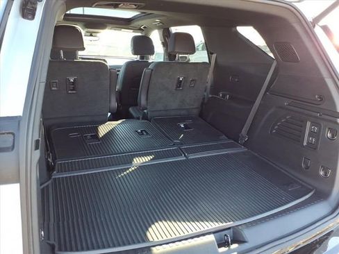 New 2026 Chevrolet Traverse High Country w/ LPO, Floor Liner Package AWD/4WD image 4