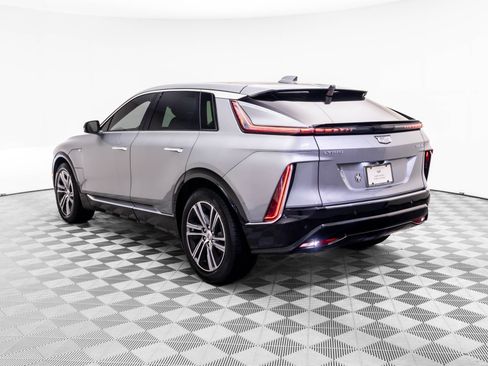 Certified 2024 Cadillac Lyriq Luxury AWD/4WD image 3
