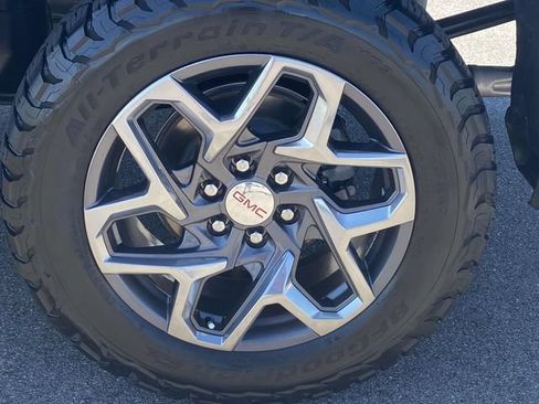 Certified 2023 GMC Sierra 1500 SLT w/ SLT Premium Plus Package AWD/4WD image 9