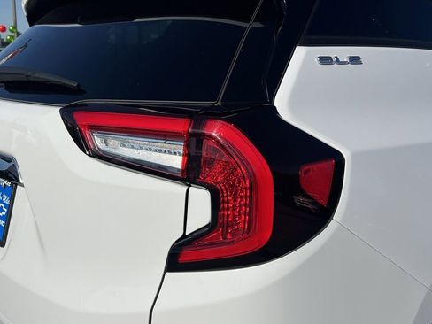 Used 2024 GMC Terrain SLE image 24