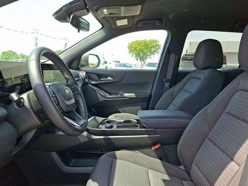 Used 2026 Chevrolet Equinox LT FWD image 13