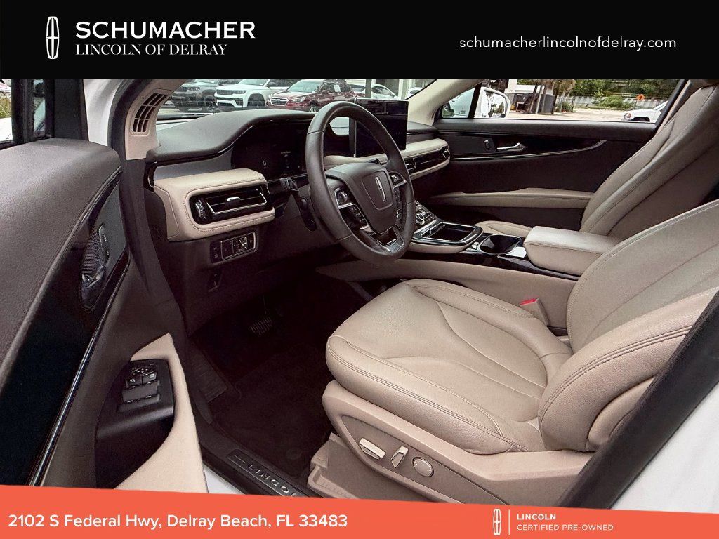 Used 2022 Lincoln Nautilus FWD w/ Premium Package image 12