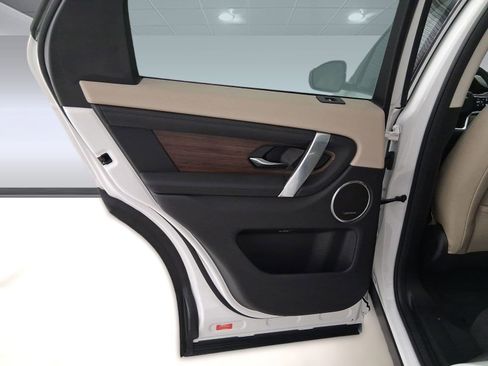 Used 2025 Land Rover Discovery Sport S image 30