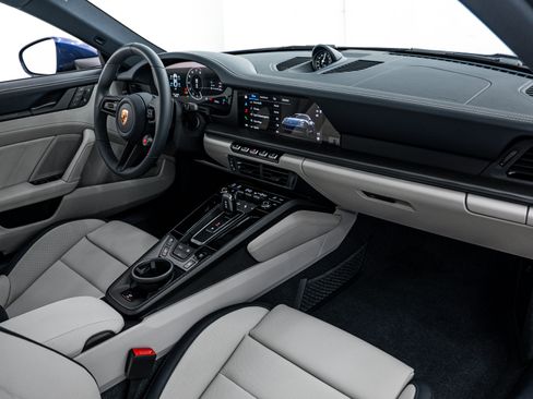 New 2026 Porsche 911 Carrera 4S image 17