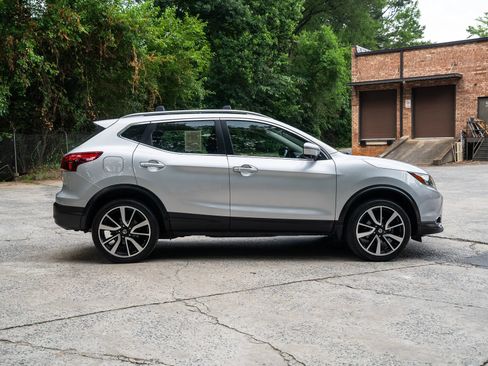 Used 2017 Nissan Rogue Sport SL FWD image 11