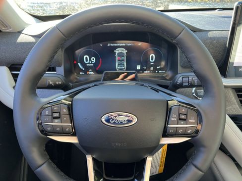 New 2026 Ford Explorer Platinum w/ LUX Leather Package image 16