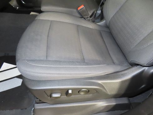 Used 2022 Chevrolet Silverado 1500 LT AWD/4WD image 26