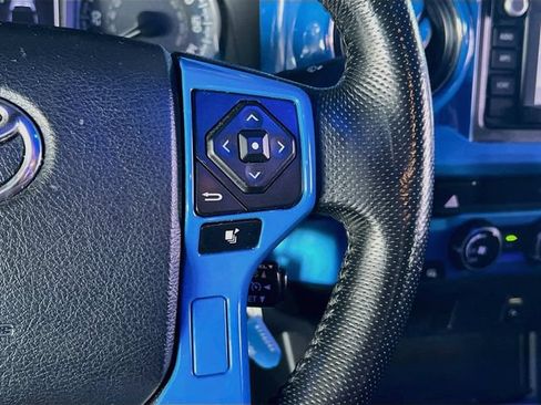 Used 2016 Toyota Tacoma SR5 RWD image 18