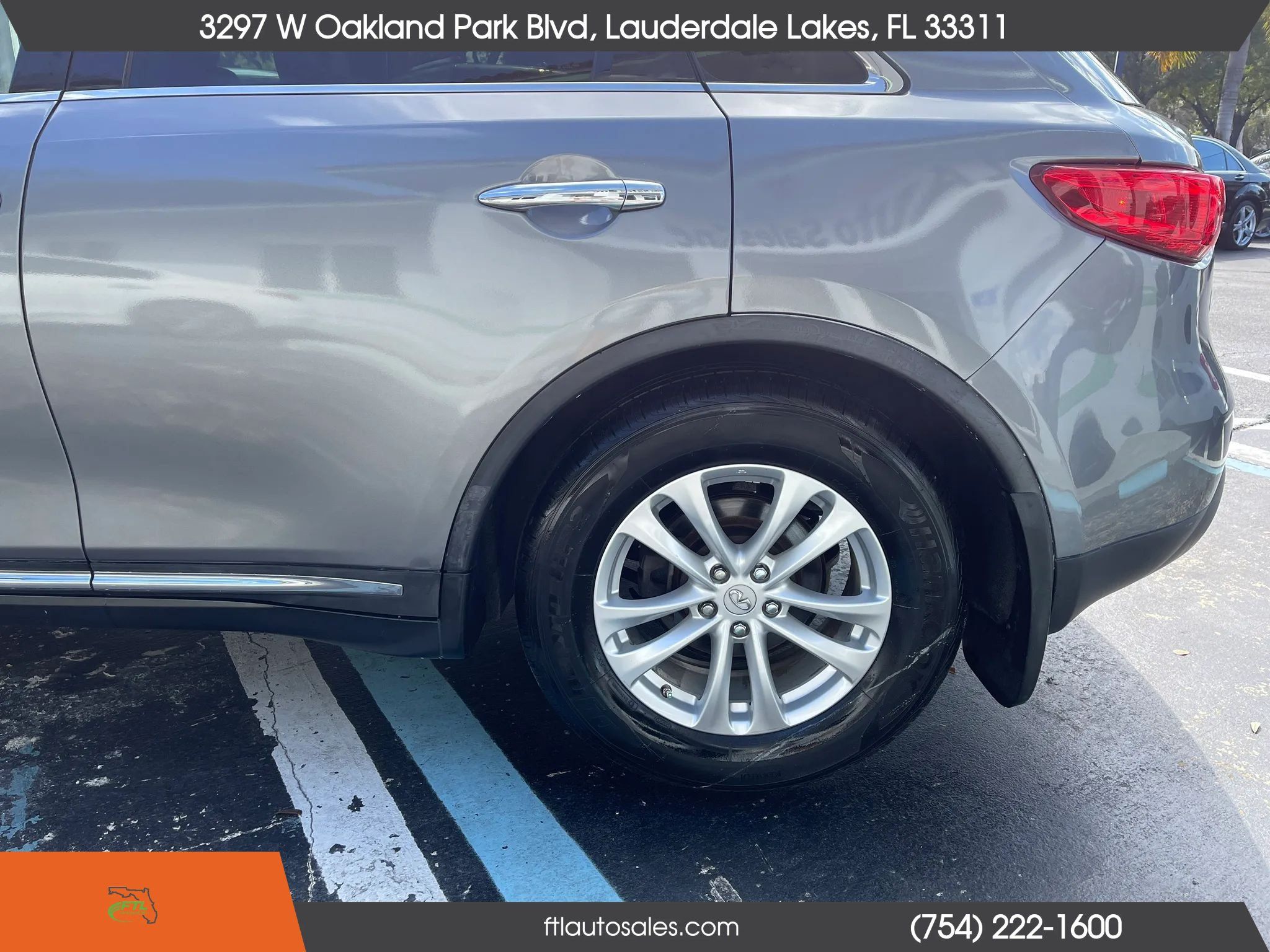 Used 2013 INFINITI FX37 2WD w/ Premium Pkg image 18