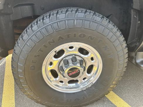 Used 2004 GMC Yukon XL 2500 SLT w/ Preferred Equipment Group AWD/4WD image 11