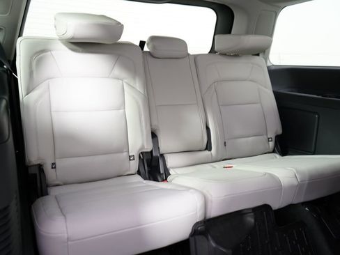 New 2026 Lincoln Navigator Reserve AWD/4WD image 19