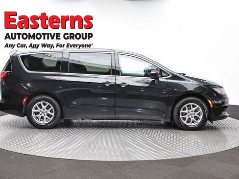 Used 2024 Chrysler Voyager LX FWD image 4