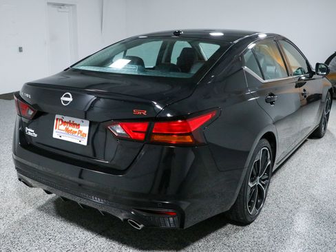 Used 2024 Nissan Altima 2.5 SR FWD image 7