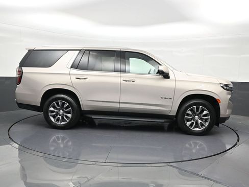 Used 2022 Chevrolet Tahoe LT w/ Luxury Package RWD image 7