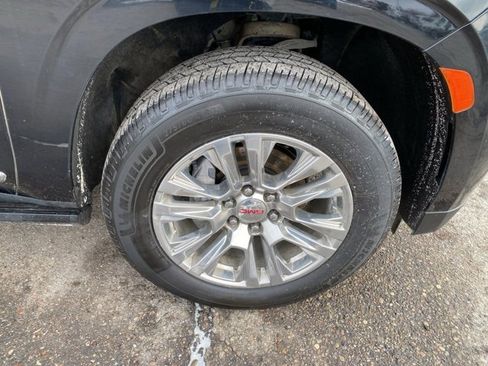 Used 2021 GMC Yukon XL Denali w/ Advanced Technology Package image 16