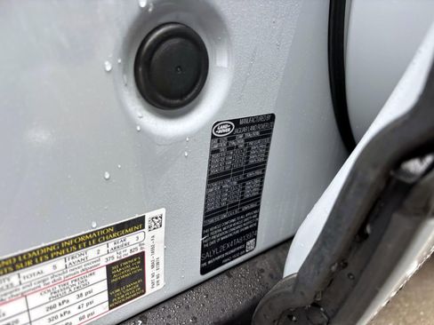 Used 2026 Land Rover Range Rover Velar Dynamic SE image 29