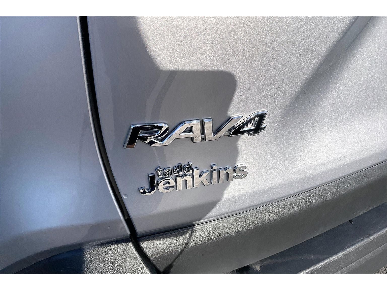 Used 2024 Toyota RAV4 LE AWD/4WD image 32