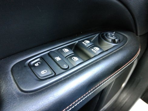 Used 2017 Jeep Compass Latitude w/ Popular Equipment Group image 8