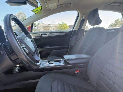 Used 2019 Ford Fusion SE image 17