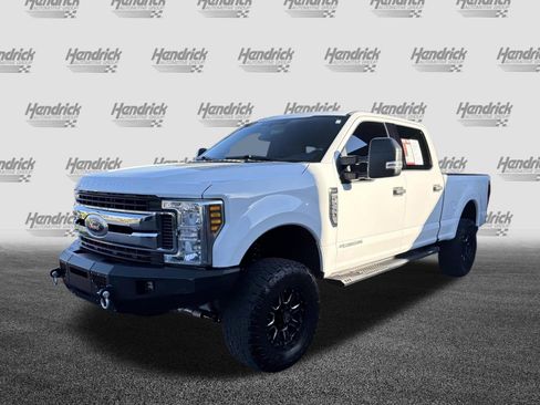 Used 2019 Ford F250 XLT w/ XLT Value Package image 3